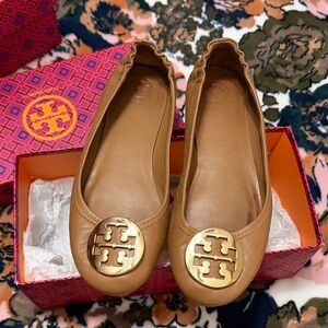 Tory Burch Minnie Travel Ballet with Metal Logo Nappa Leather